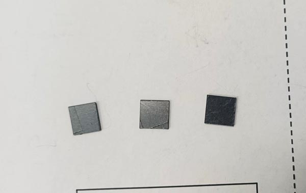 石墨片用什么切割呢？精密激光切割機！(圖1)
